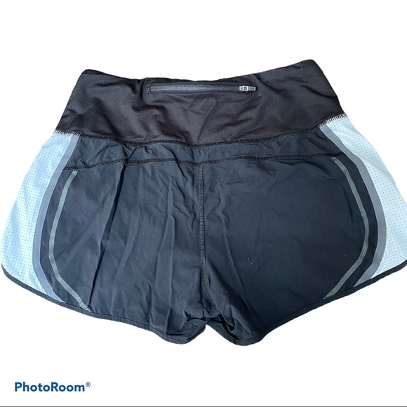 Athleta High Rise Acceleration Short size small - Picture 3 of 5